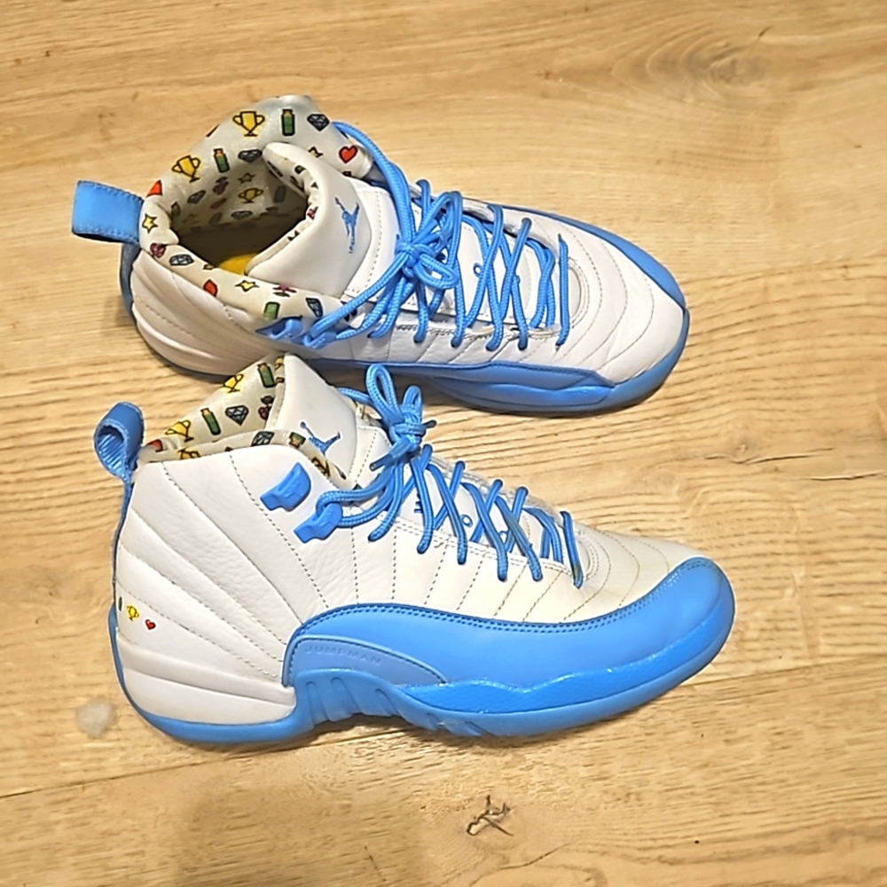 Air Jordan 12 Retro(GS) Emoji University Blue